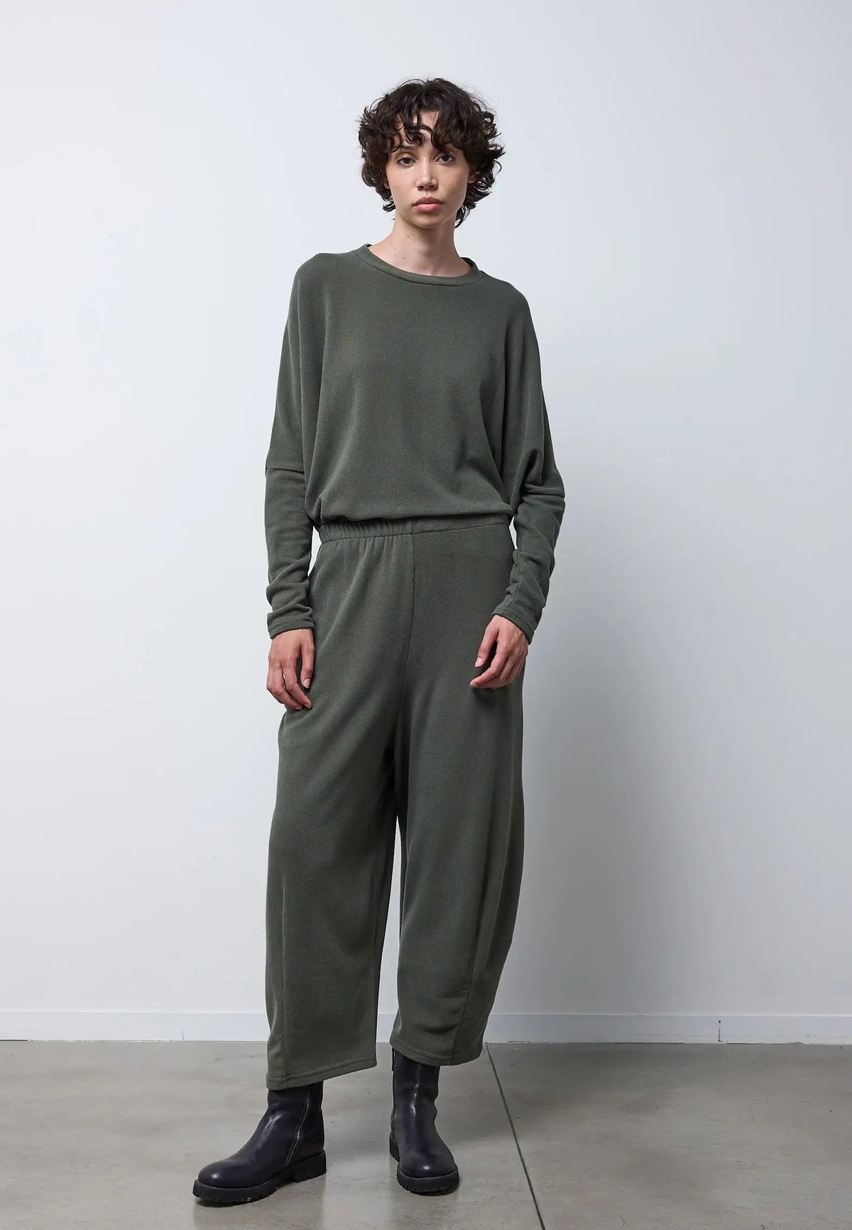 Pantalone con riprese ed elastico in vita — FOREST