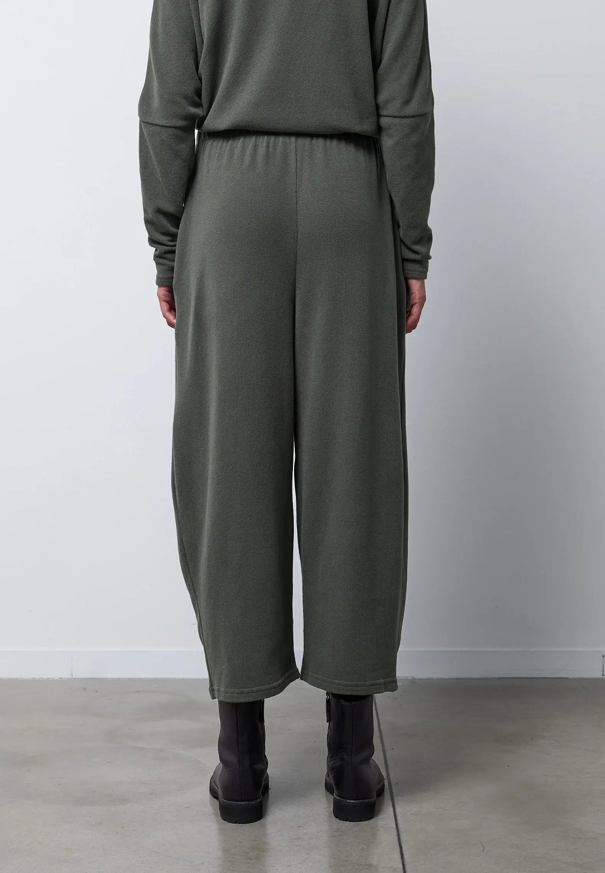 Pantalone con riprese ed elastico in vita — FOREST