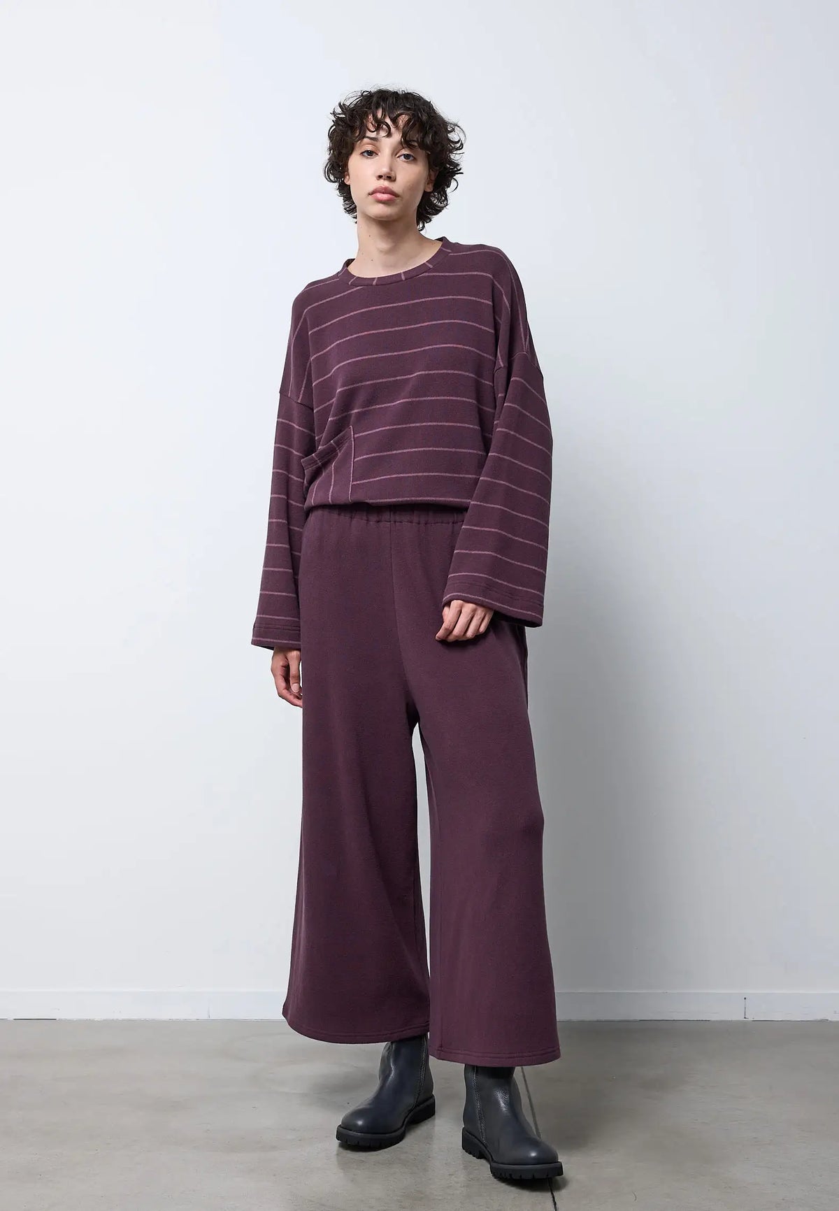 Pantalone con elastico in vita e gamba palazzo — FIG