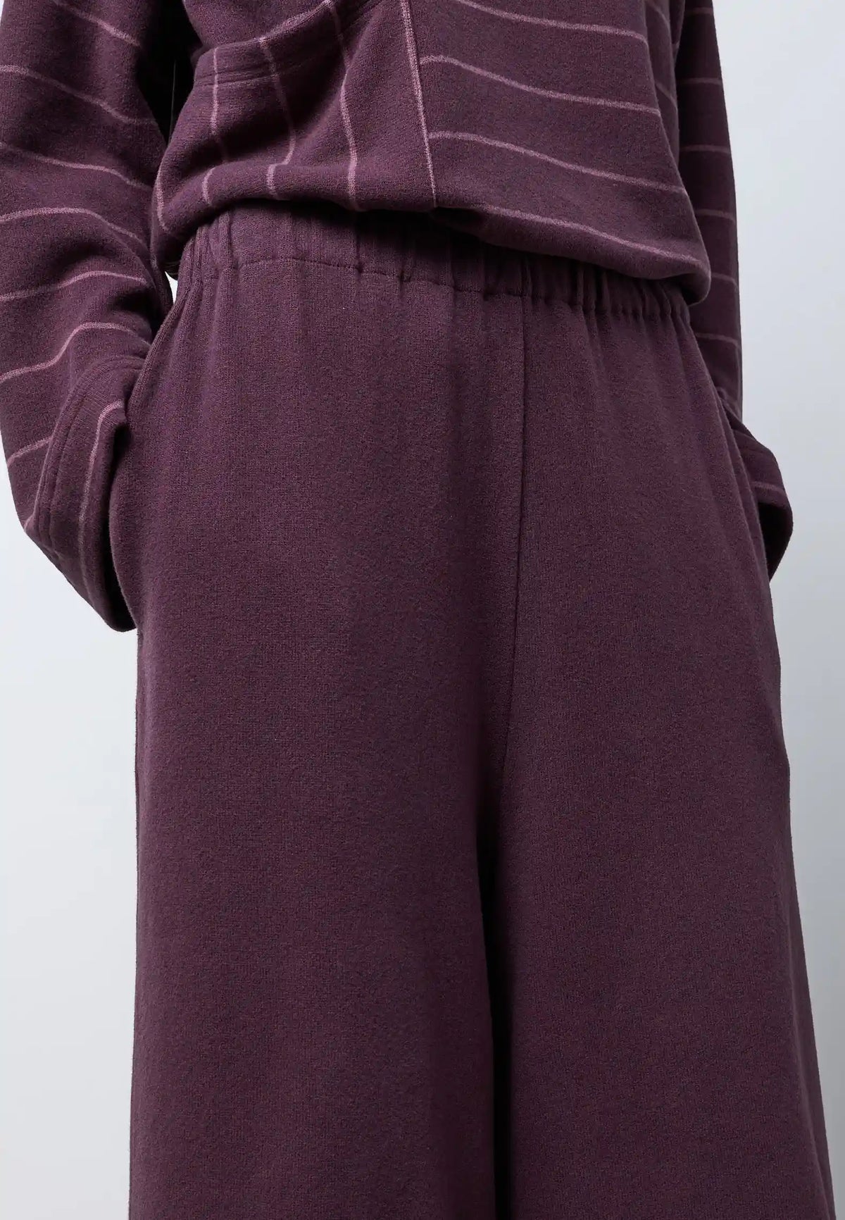 Pantalone con elastico in vita e gamba palazzo — FIG