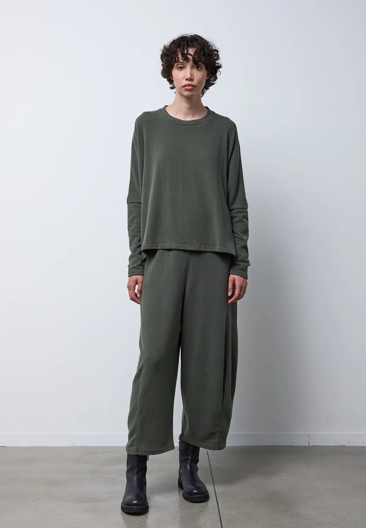Maglia svasata girocollo in caldo cotone — FOREST