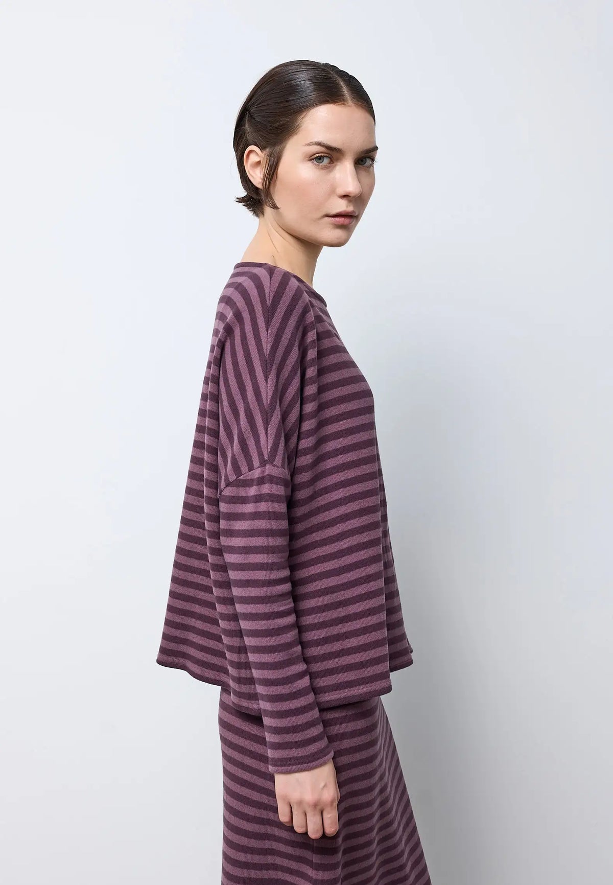 Maglia di forma quadrata scollo barca arrotondato — FIG