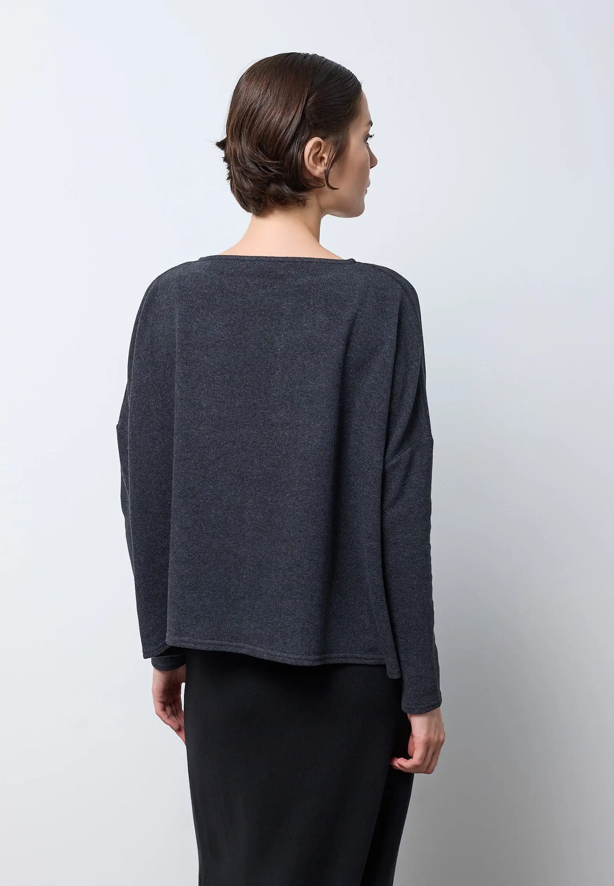 Maglia di forma quadrata scollo barca arrotondato — CARBONE