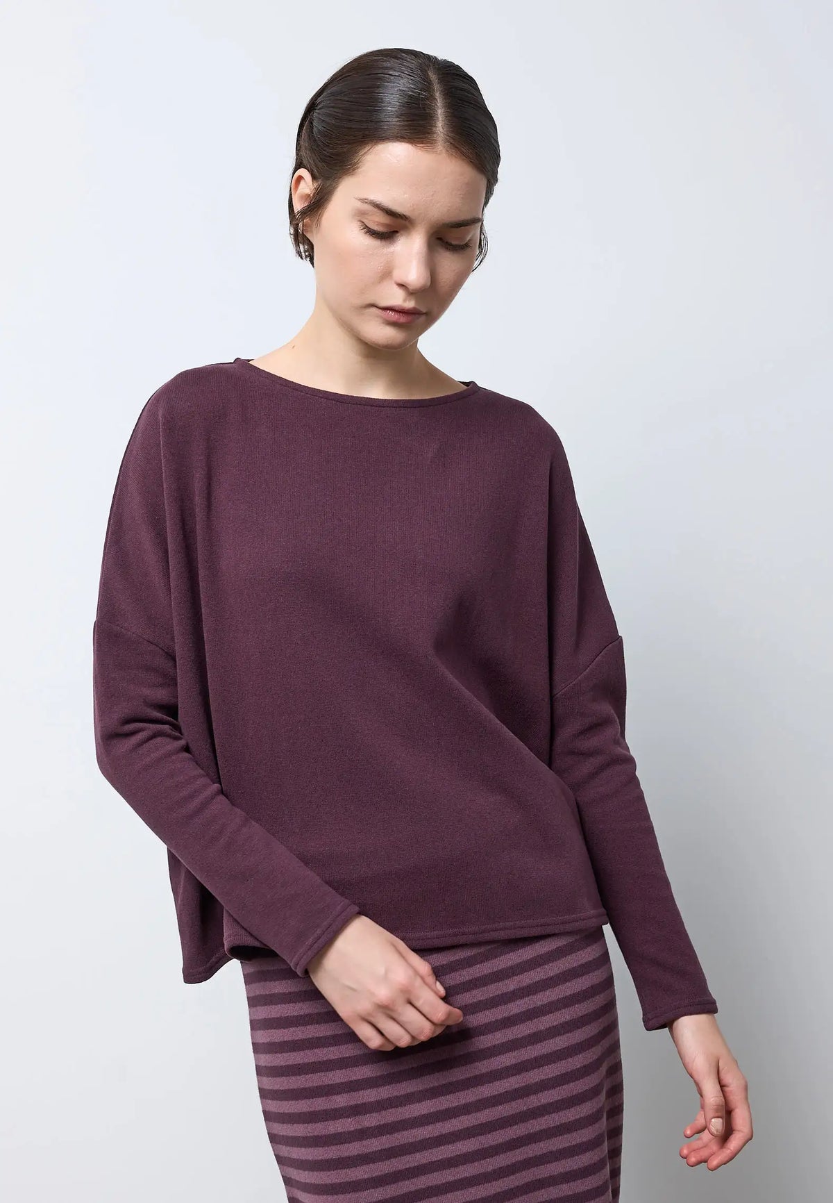 Maglia di forma quadrata scollo barca arrotondato — FIG