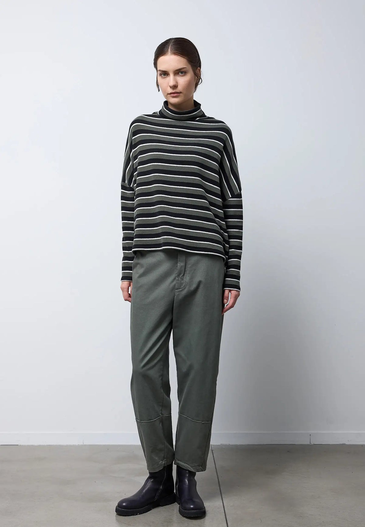 Maglia basica a scatola collo a cratere basso — FOREST