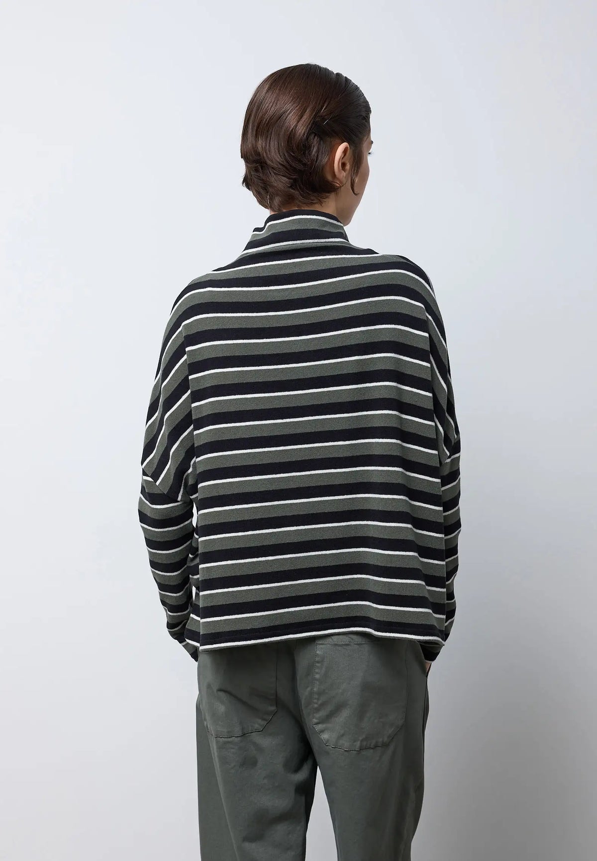 Maglia basica a scatola collo a cratere basso — FOREST
