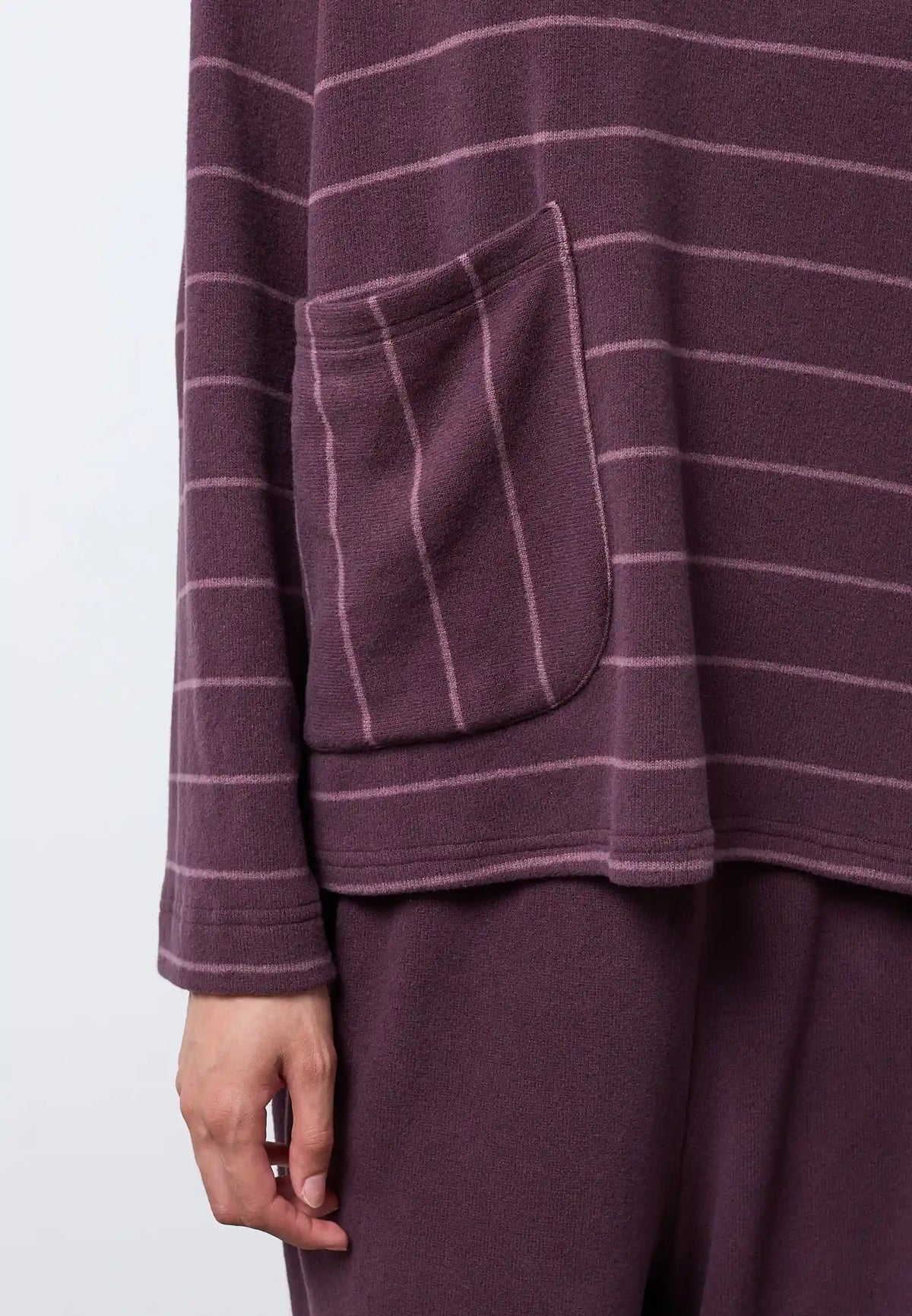 Maglia con tasca e maniche ampie — FIG