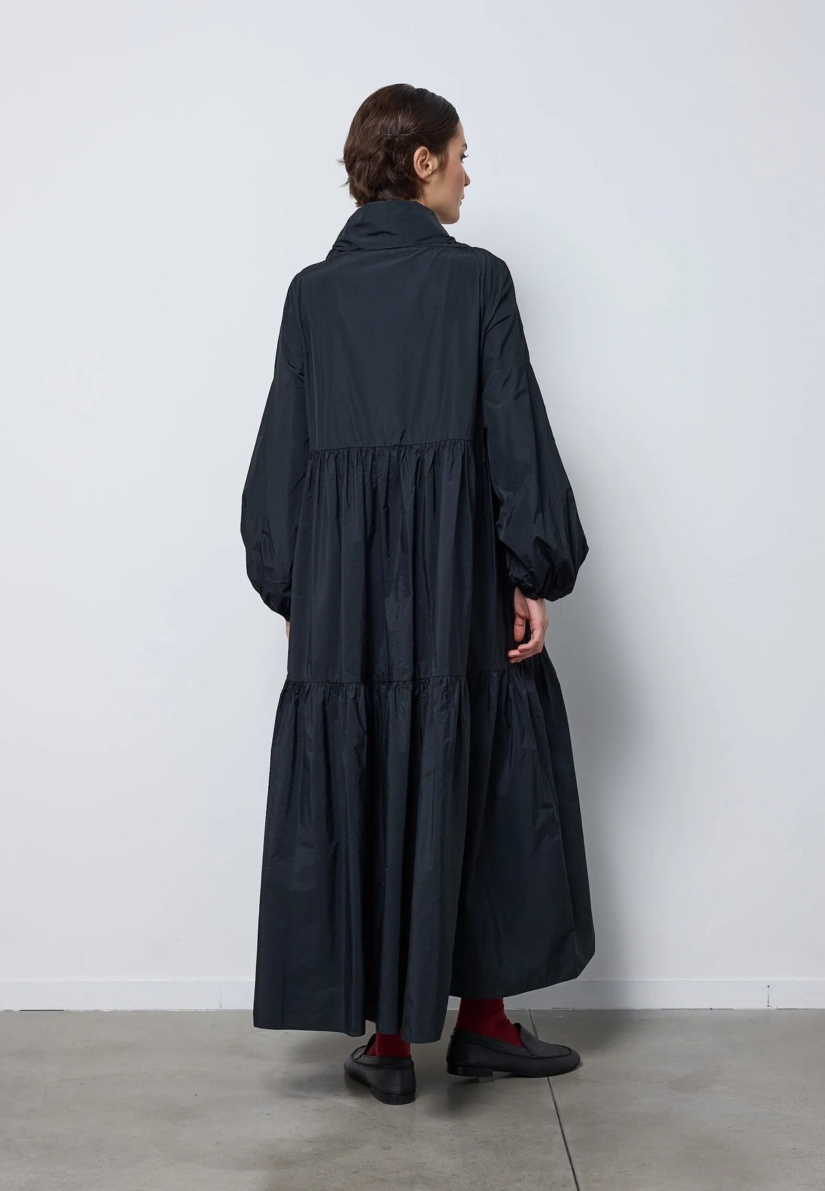 Abito lungo balze arricciate — NERO
