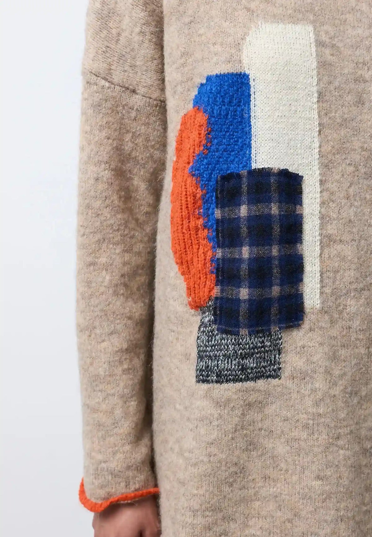 Pullover patch — ALMOND