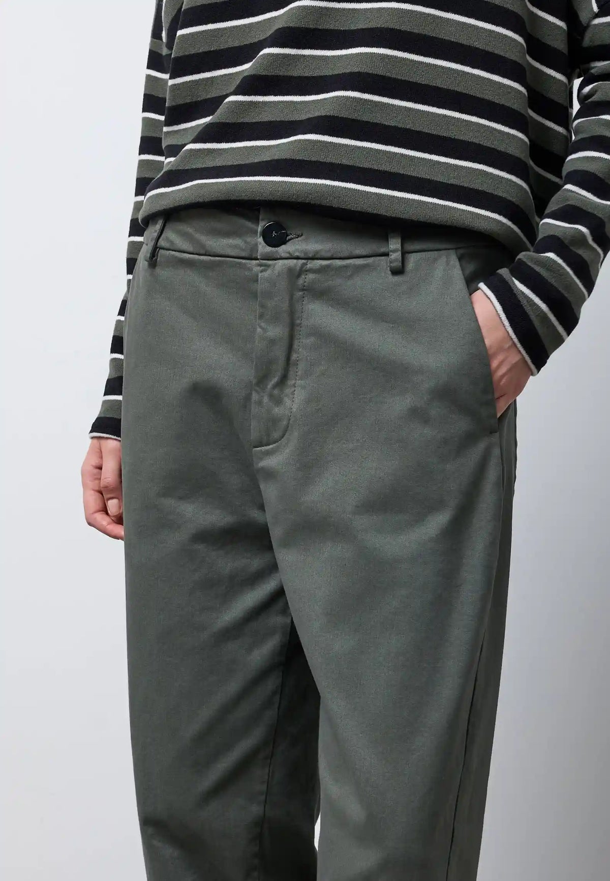 Pantalone con taglio fondo gamba — FOREST