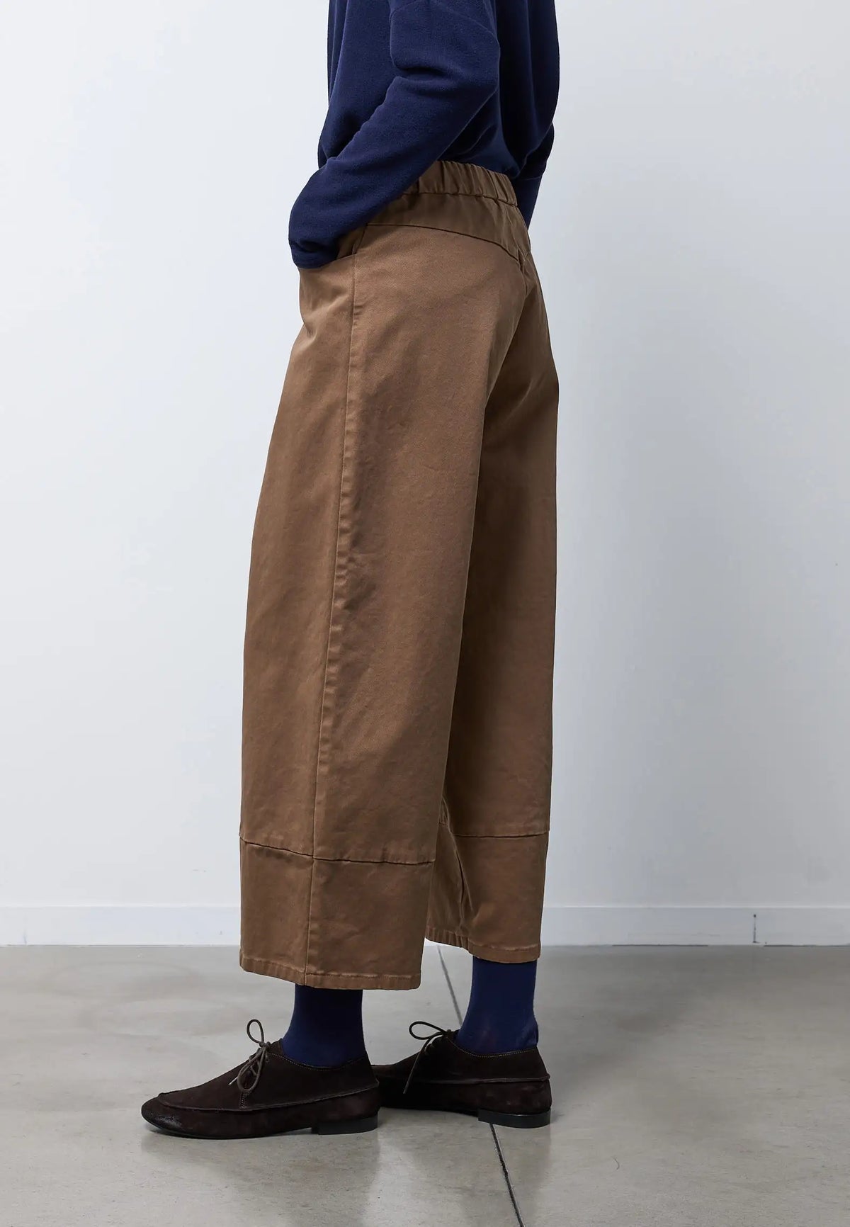Pantalone barrel con taglio nel fondo — LAND