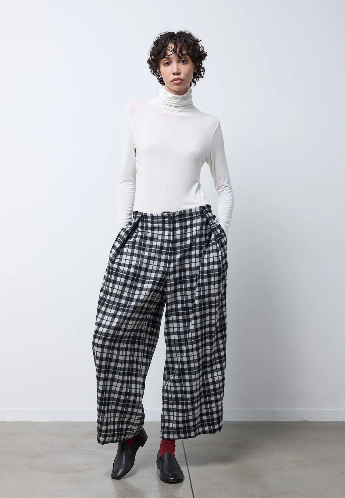 Pantalone barrel con pieghe — IVORY