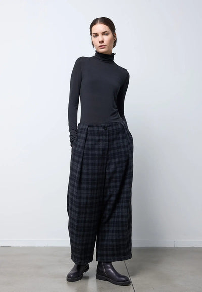 Pantalone barrel con pieghe — NERO