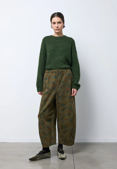 Pantalone easy fiori con pinces sul fondo — MUSCHIO