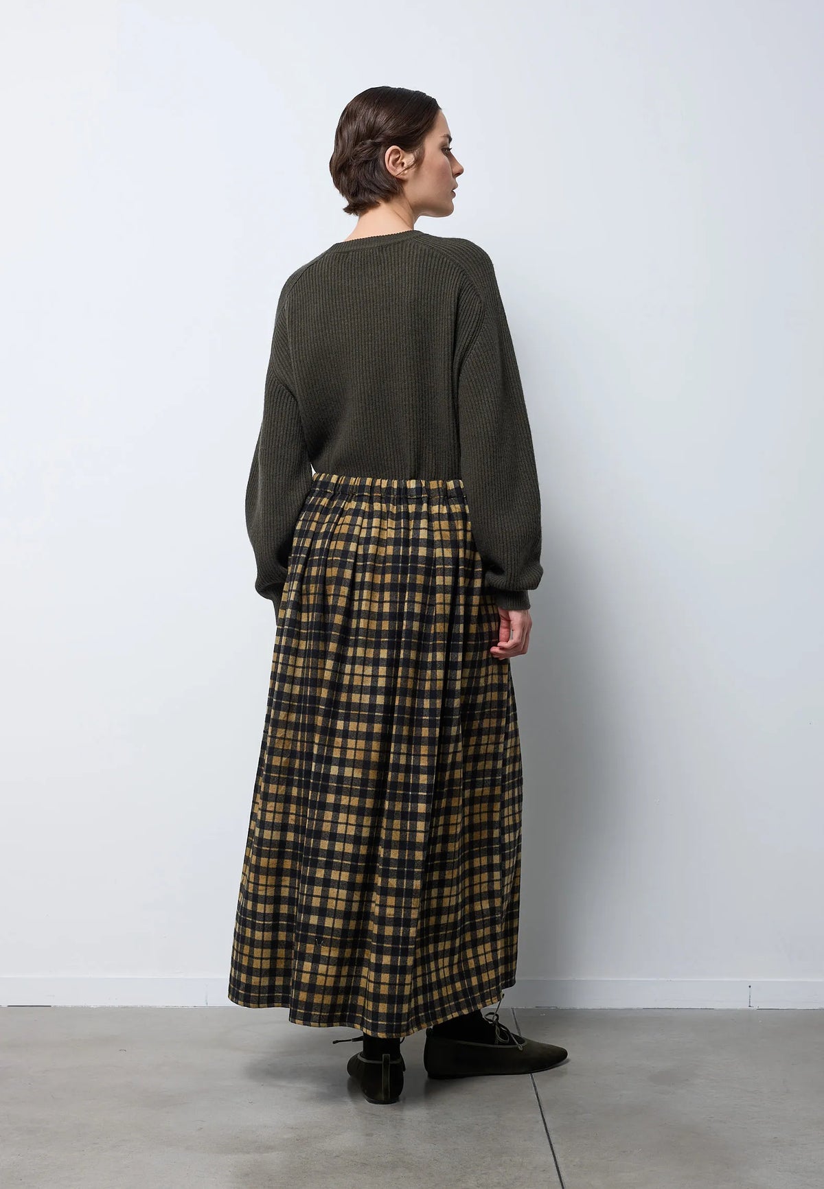 Gonna con elastico in vita e pieghe — DRY