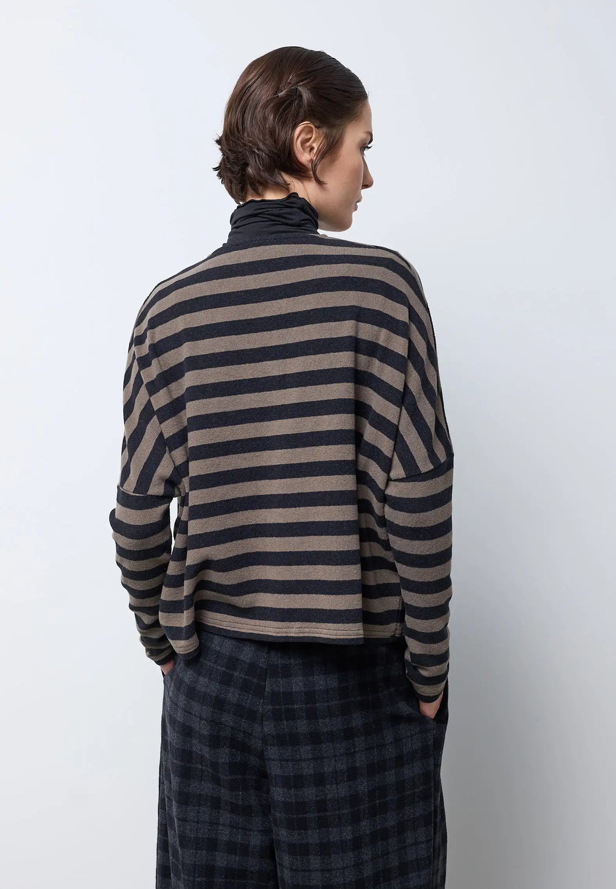 Cardigan corto scollato a v in morbido cotone — TWIG