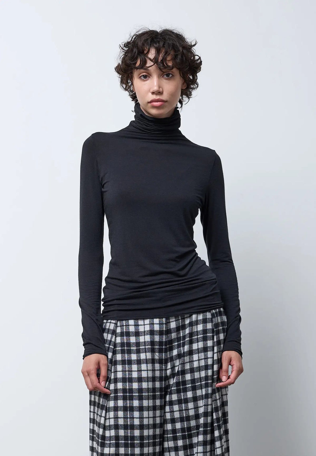 Maglia collo alto manica lunga — NERO