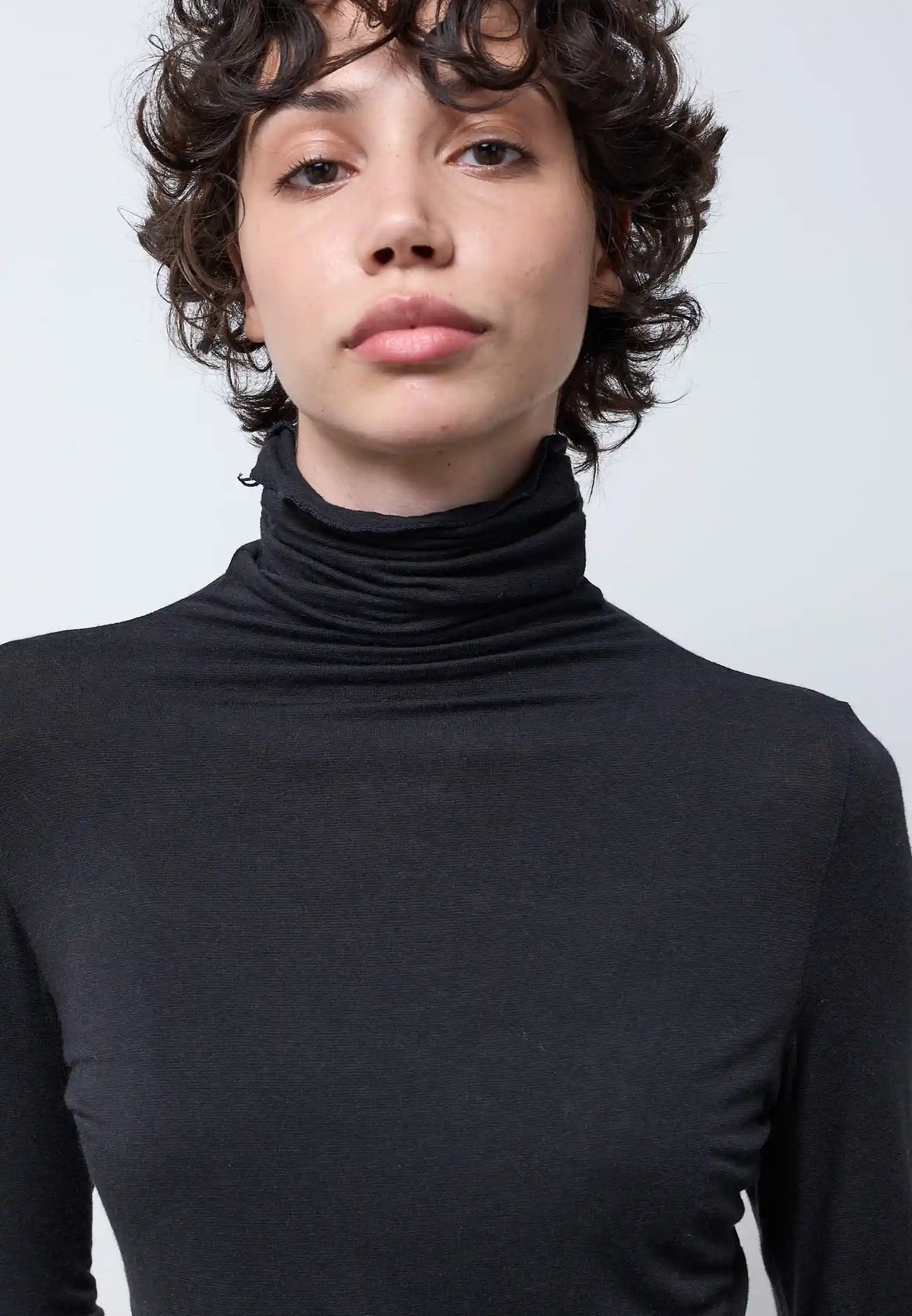 Maglia collo alto manica lunga — NERO