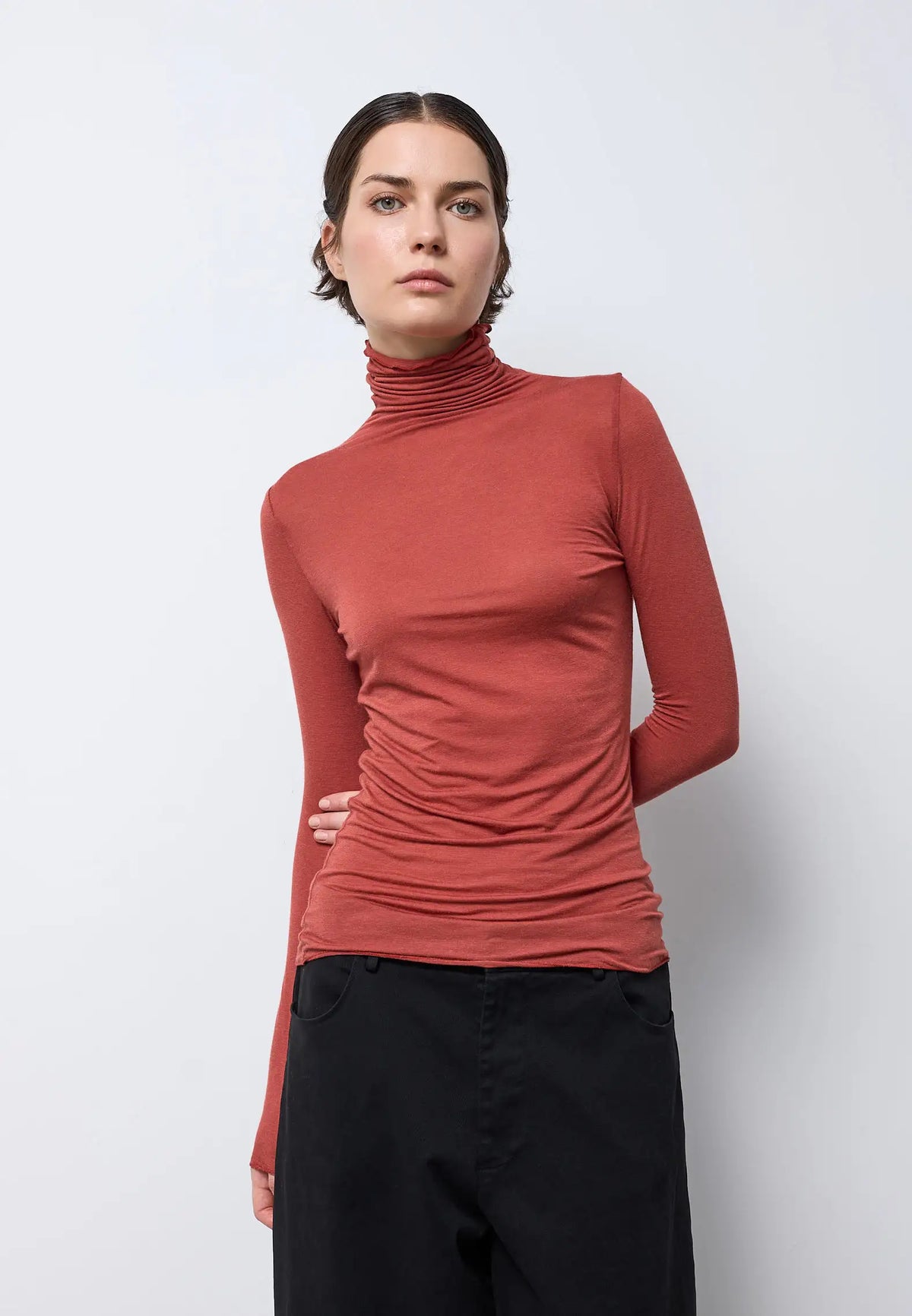 Maglia collo alto manica lunga — ROSSO