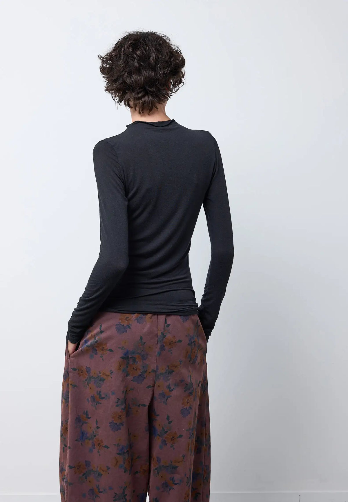 Maglia collo cratere — NERO