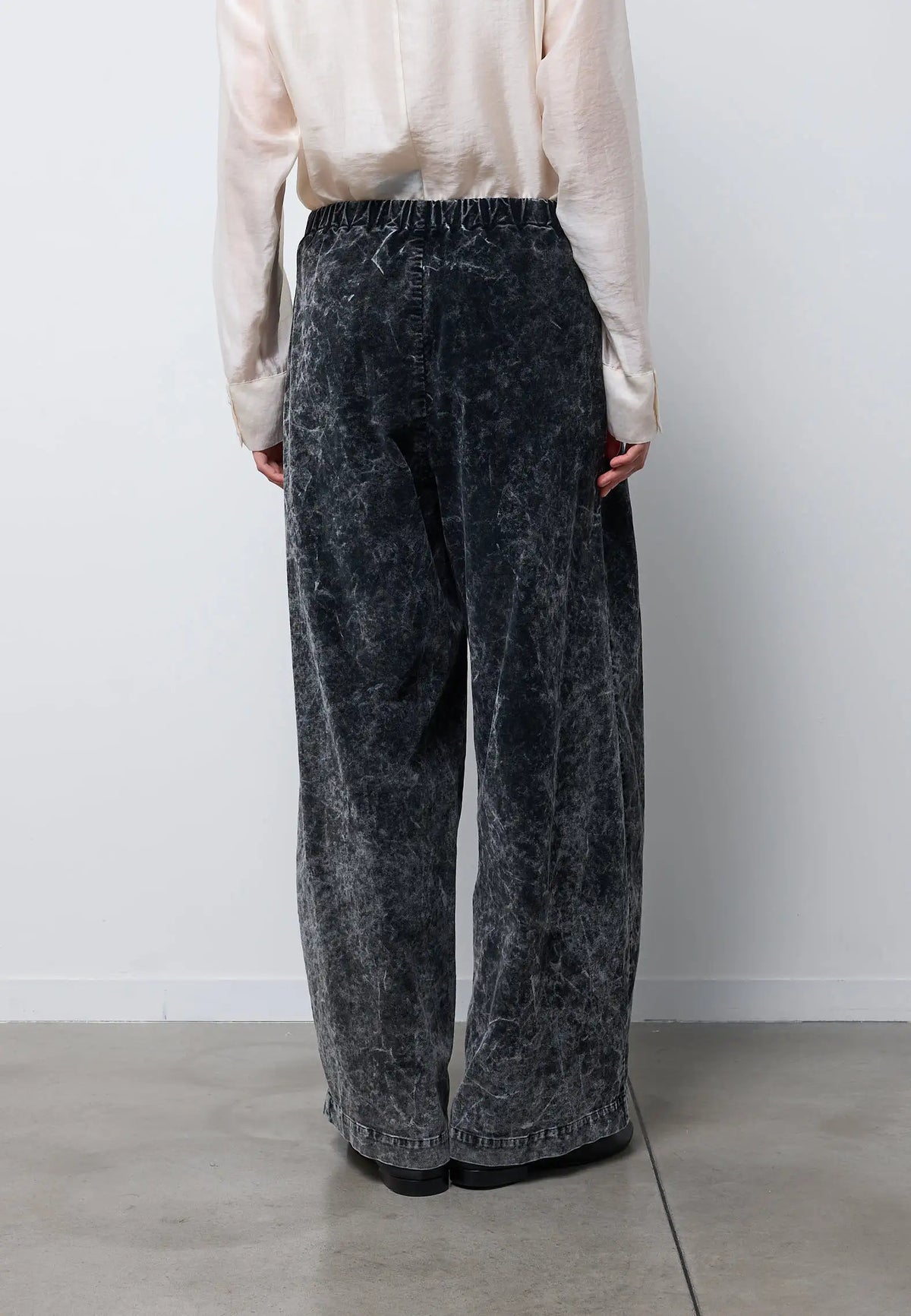 Pantalone barrel con pieghe — CHARCOAL