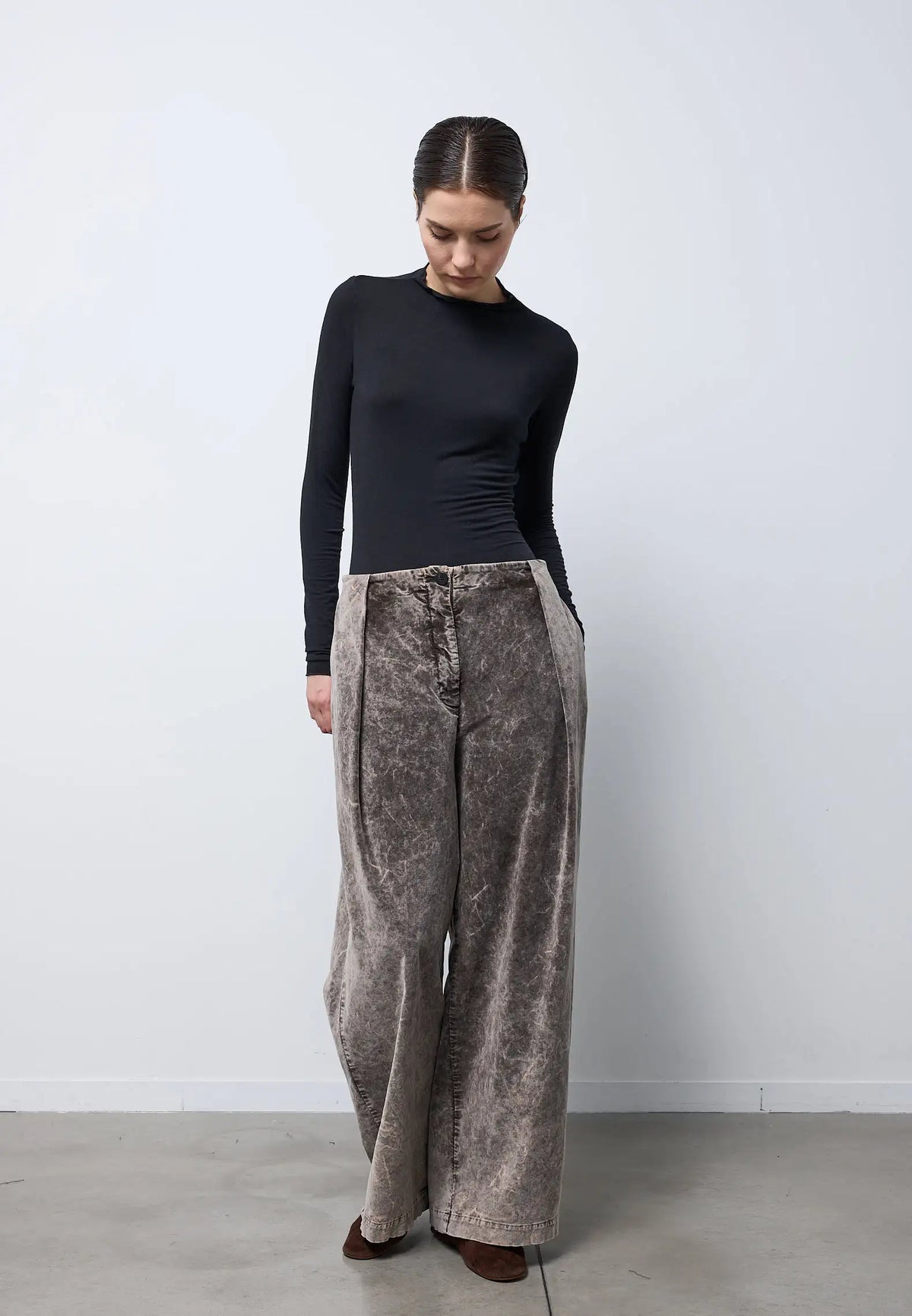 Pantalone barrel con pieghe — MAUVE