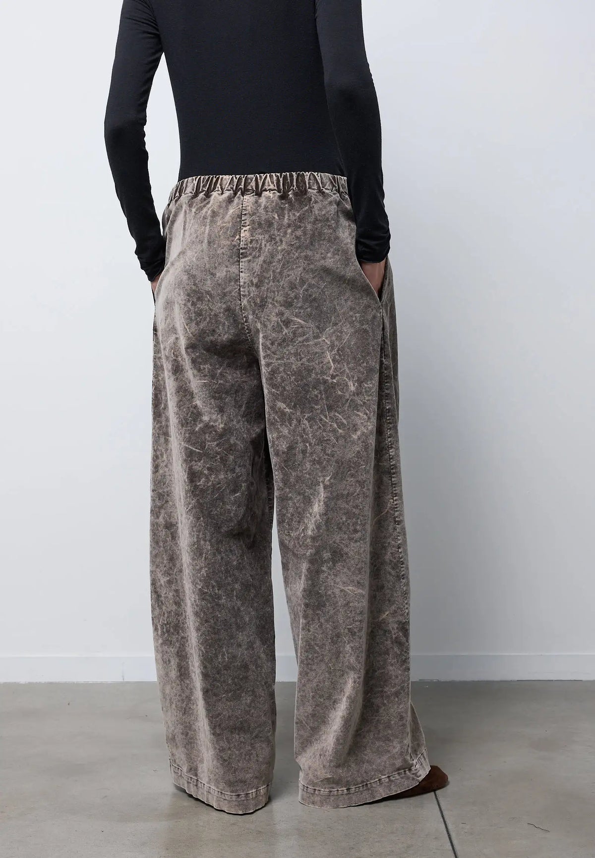 Pantalone barrel con pieghe — MAUVE